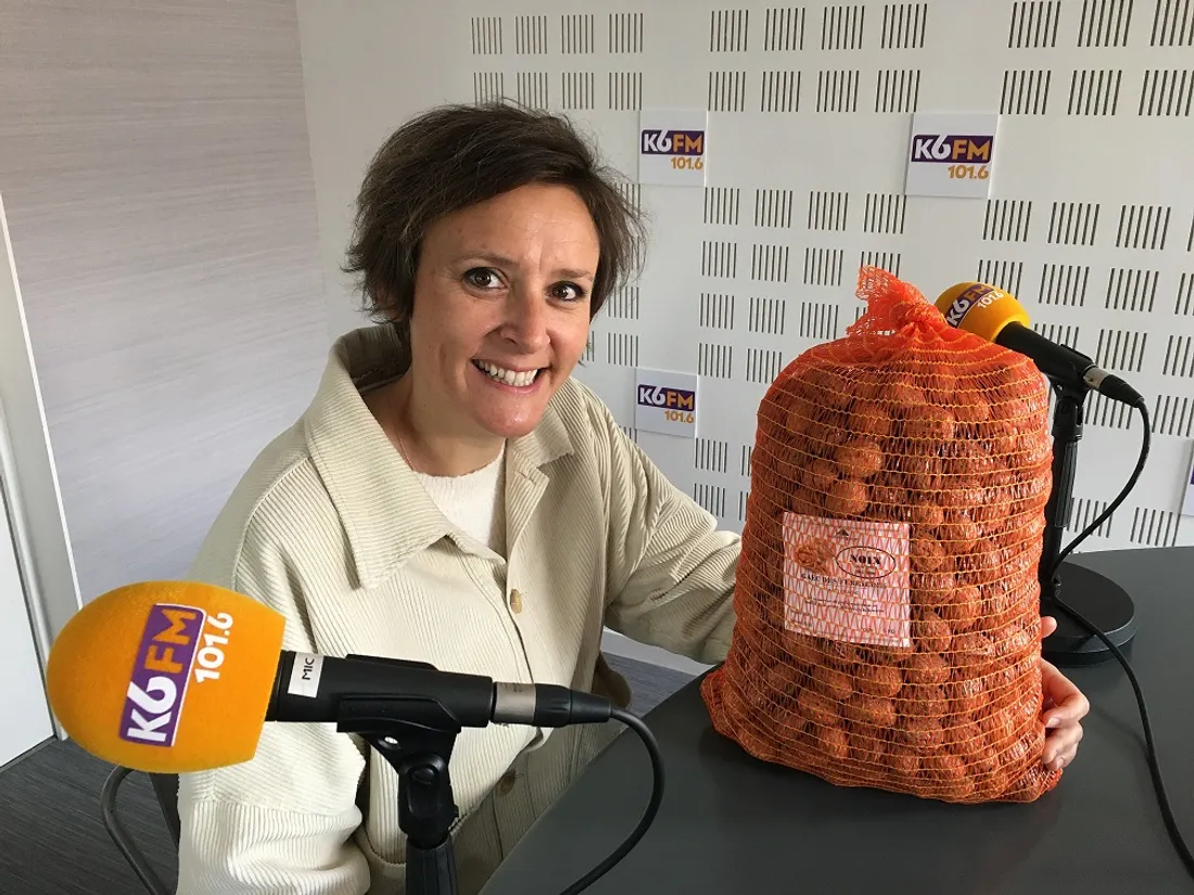 Marie-Lucie Jacquey propose des produits à la vente en demi-gros 